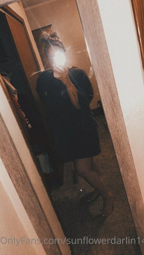 sunflowerdarlin14 onlyfans leaks porn
