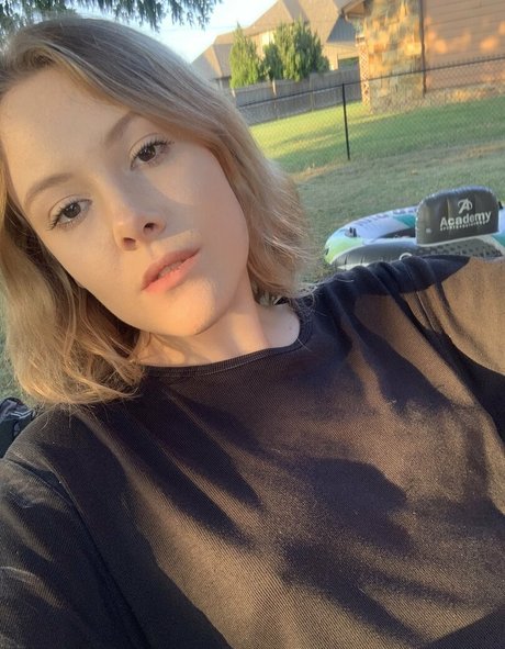 little doe Profile pic