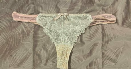 alexatomasx naked onlyfans