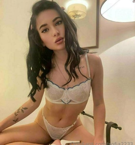 sofia2233 feet onlyfans