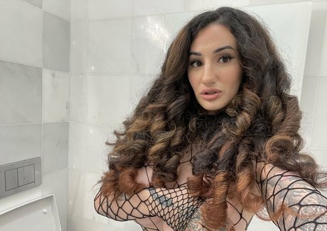 arabelleraphael onlyfans leaked