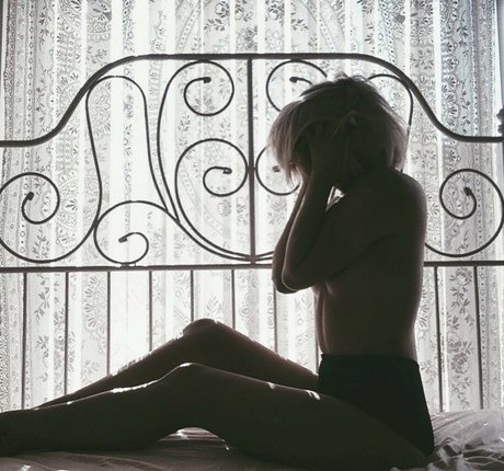 alittle vampy nudes only fans