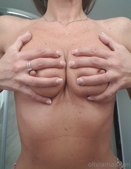 oliviamaxifun nude porn onlyfans
