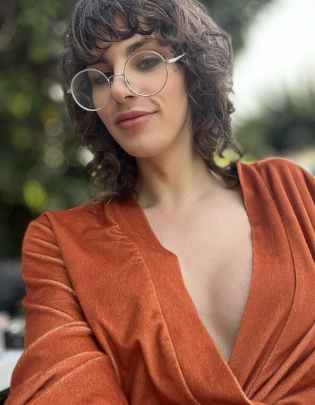 Dahlia Crimson nude onlyfans