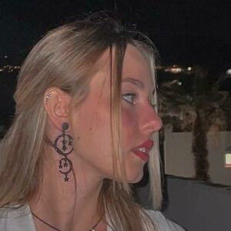 Elena Lagou leaked onlyfans