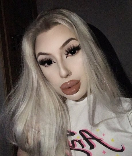 charlotteventura onlyfans nude content