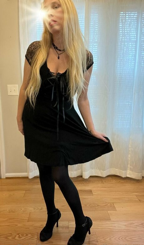 fayelinaplays naked onlyfans