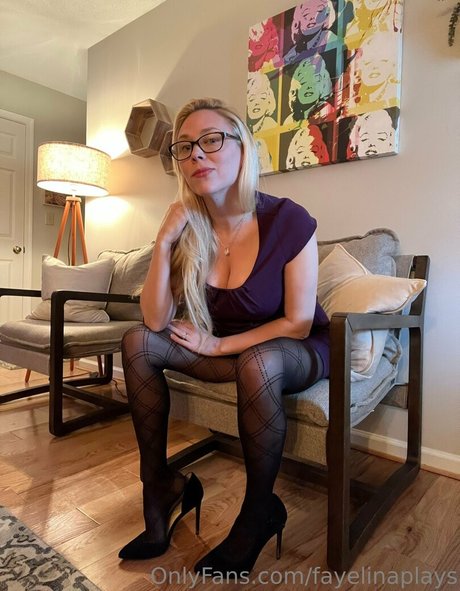 fayelinaplays tits onlyfans