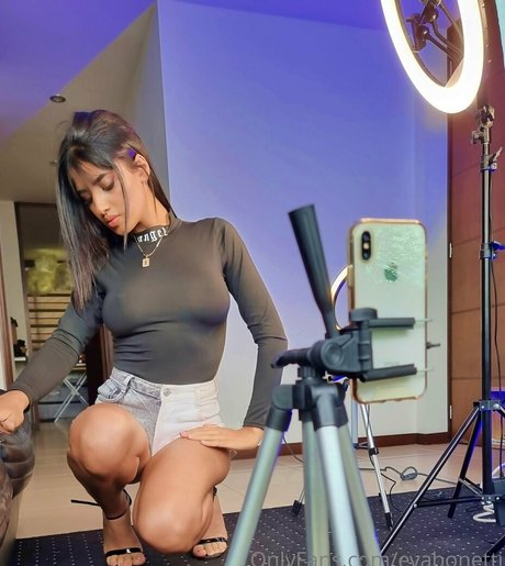 evabinetti naked on onlyfans