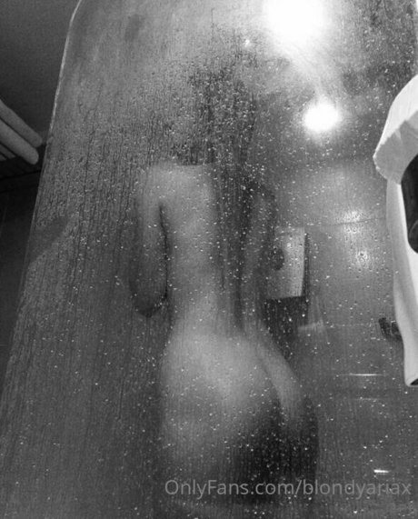 blondyariax onlyfans free
