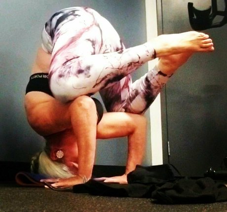 nakedyoganakedyoga onlyfans nude leaked