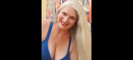 nakedyoganakedyoga onlyfans model