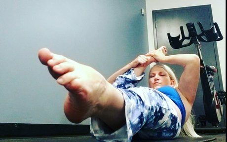 nakedyoganakedyoga only fans leaks