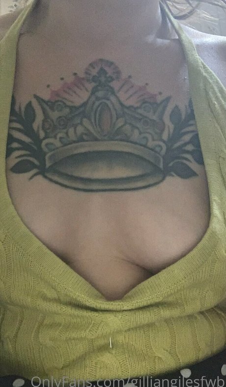 gilliangilesfwb nudes only fans