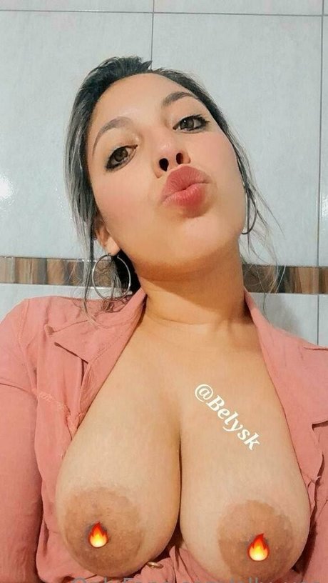 elly yes onlyfans strip tease