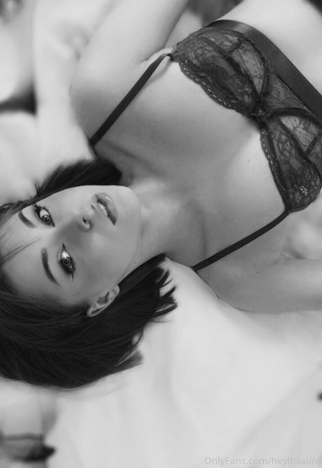 heyitslaura onlyfans leaked pics
