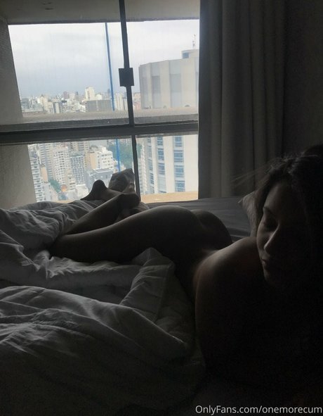 Onemorecum onlyfans nude tits