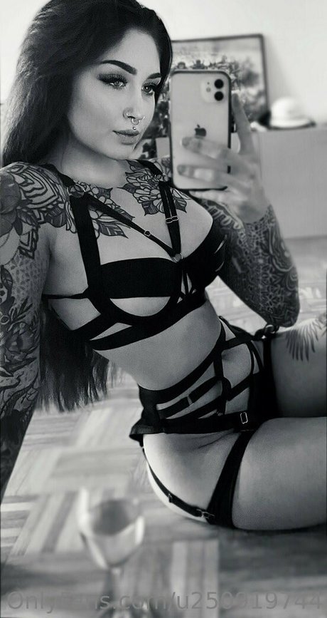 sarahmeeeow onlyfans leaks.