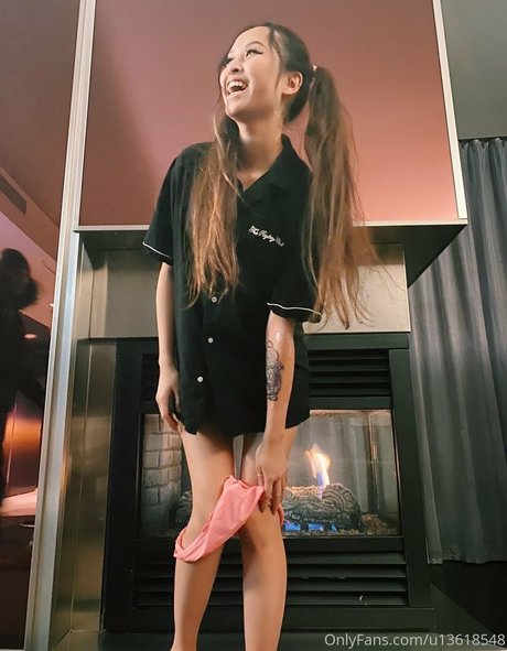 Official Kendama Babe only fans leaks