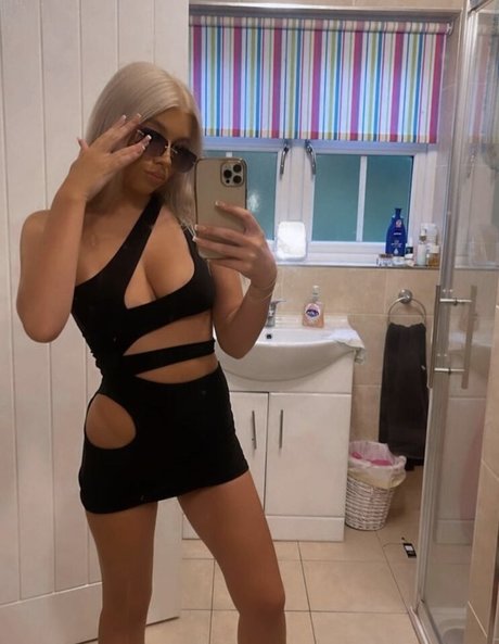 Neve Ellel onlyfans nude