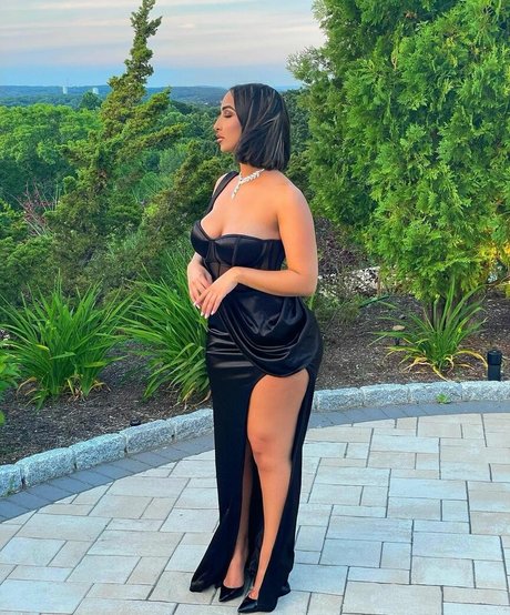 Omaima Benamre nude onlyfans leaks