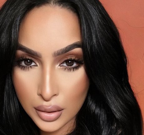 Omaima Benamre onlyfans ass