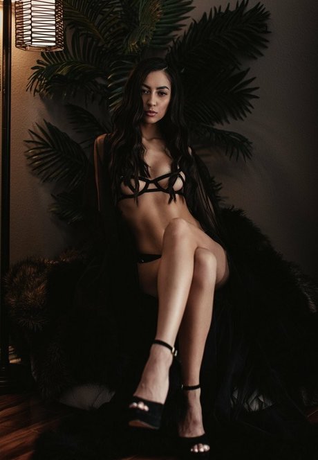 Lil Asian Princess leak onlyfans nude