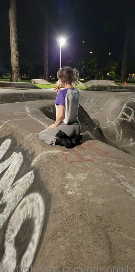 poisonlilly sex onlyfans