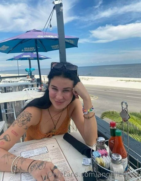 Angellefolse naked only fans