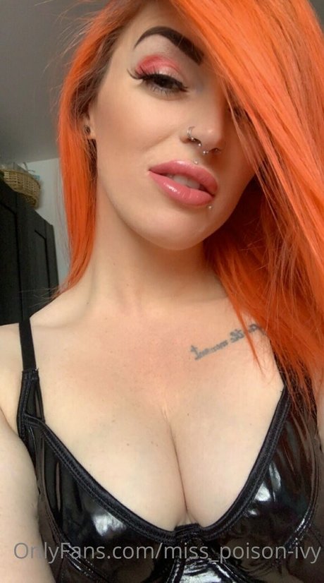 miss poison ivy onlyfans leaked nudes