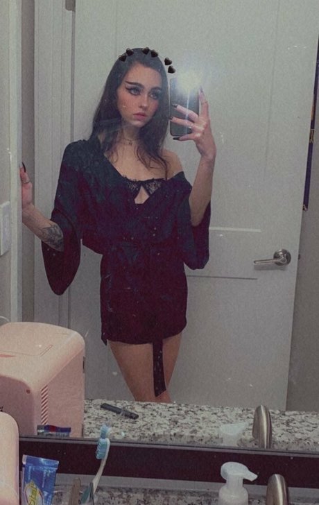 lilbabyjofree onlyfans model photo