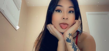 Olivia Ichika on onlyfans