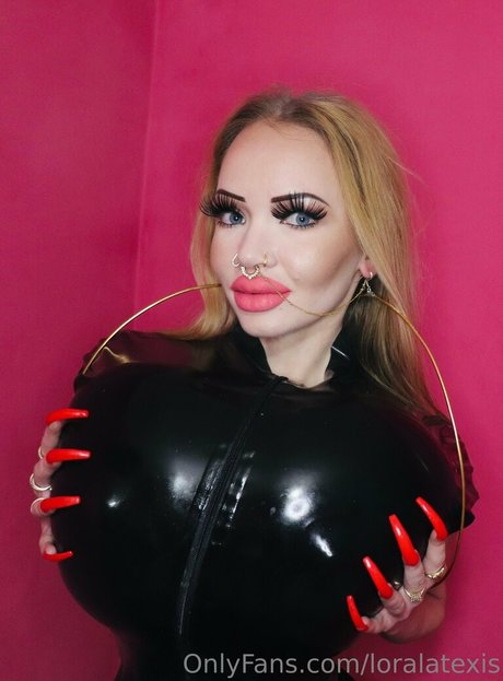 loralatexis on onlyfans