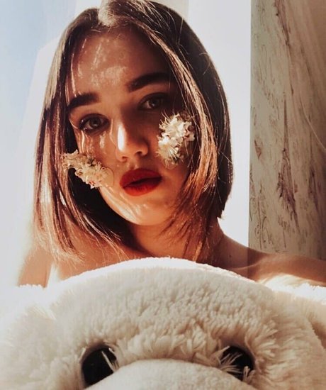 bella sun_ onlyfans naked leaks