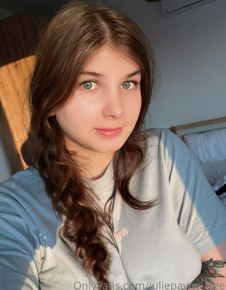 juliepaww free naked onlyfans pics