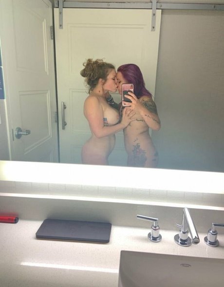 Tsunami RT feet onlyfans