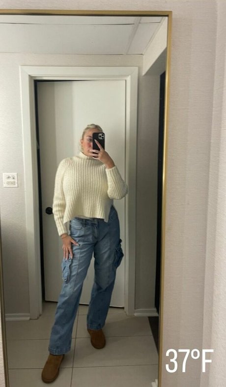 Holly Youpa nude onlyfans