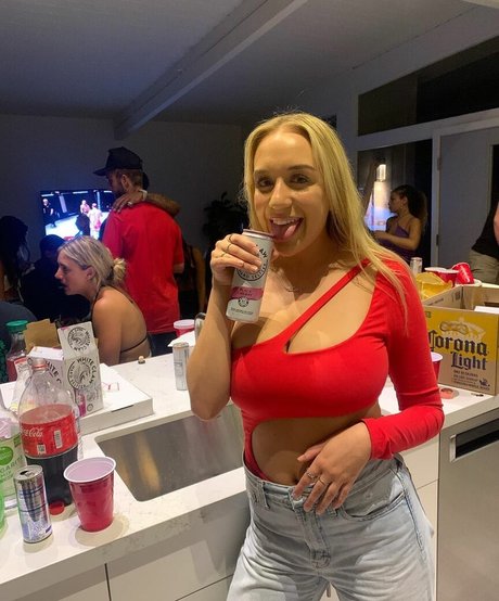 Holly Youpa onlyfans leaked