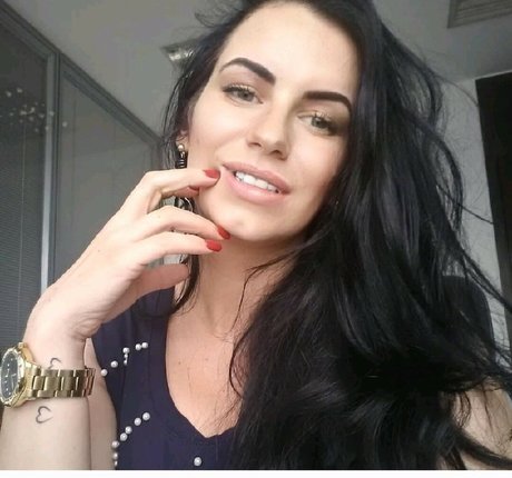 Ju Luz onlyfans striptease