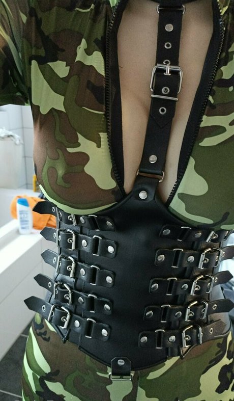 rubberdollruby Profile pic