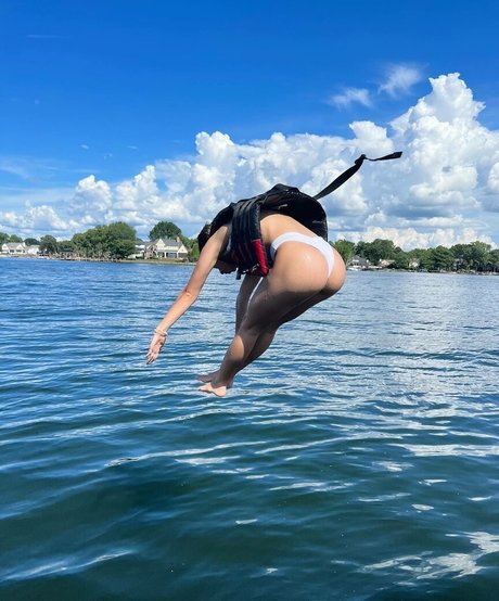 Julia Katelyn Ernst Profile pic