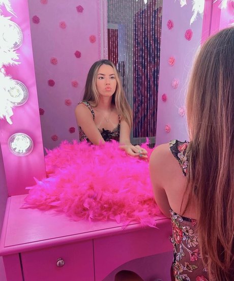 Julia Katelyn Ernst nsfw onlyfans