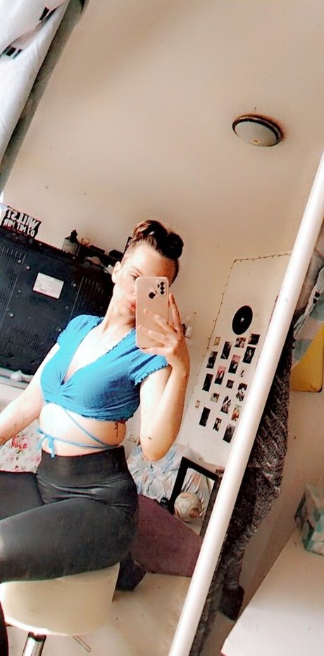 Paula Landmesser onlyfans nude leaks