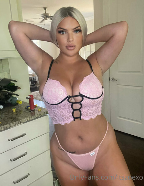 itszoexo onlyfans nudes