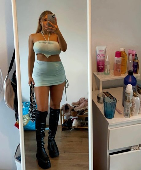 Chloe Ilsley onlyfans page