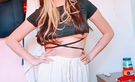 Pezinhos Da Minha Amiga onlyfans leaks xxx