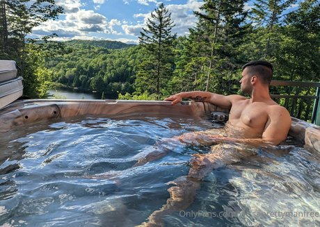 ylissaprettymanfree Profile pic