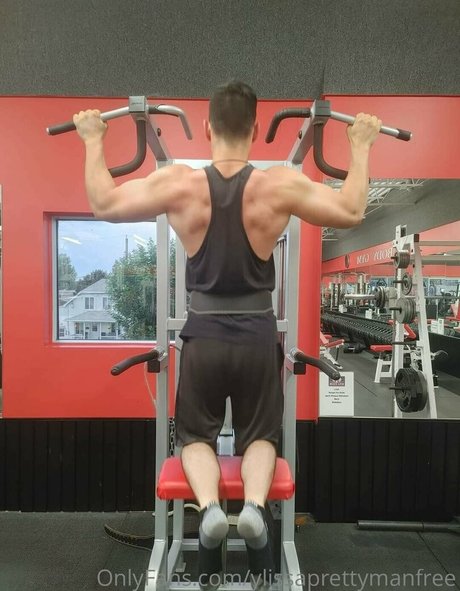 ylissaprettymanfree nude onlyfans pics