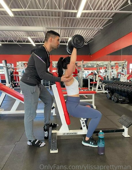 ylissaprettymanfree onlyfans naked leaked