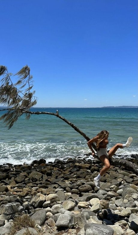 Georgia Hassarati onlyfans leaks